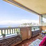 Home2book Stunning Sea View شقة