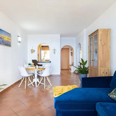 Home2book Stunning Sea View Apartamento