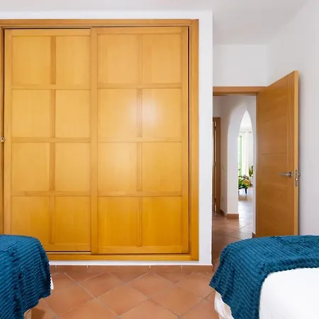 Home2book Stunning Sea View