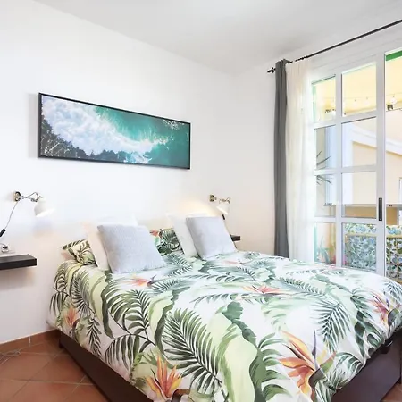 Home2book Stunning Sea View Apartmán *